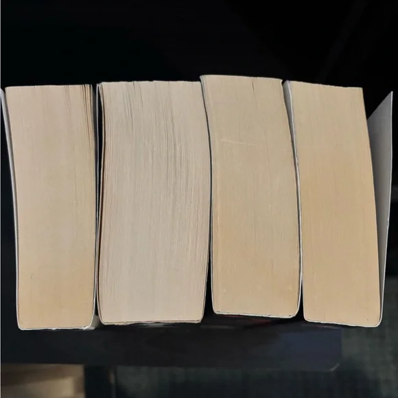 The Twilight Saga Book Set - Picture 4 of 4